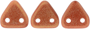 CzechMates Triangle 6mm : Sueded Gold Opaque Red