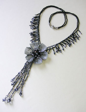 Bead Artistry Kits : Flower Necklace - Gray