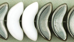 Angel Wings 15mm : 1/2 Hematite - Opaque White