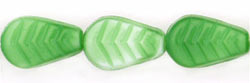 Vintage Style Leaves 12 x 8mm : Opaque Green/White