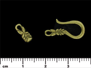 Laurel Leaf Hook and Eye Clasp : Antique Brass