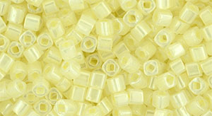 TOHO Cube 2mm : Ceylon Banana Cream