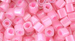 TOHO Cube 4mm : Ceylon Cotton Candy