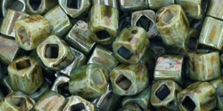 TOHO Cube 4mm : HYBRID Opaque Luster - Transparent Green