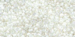 TOHO Demi Round 11/0 2.2mm : Inside-Color Rainbow Crystal/Creme-Lined